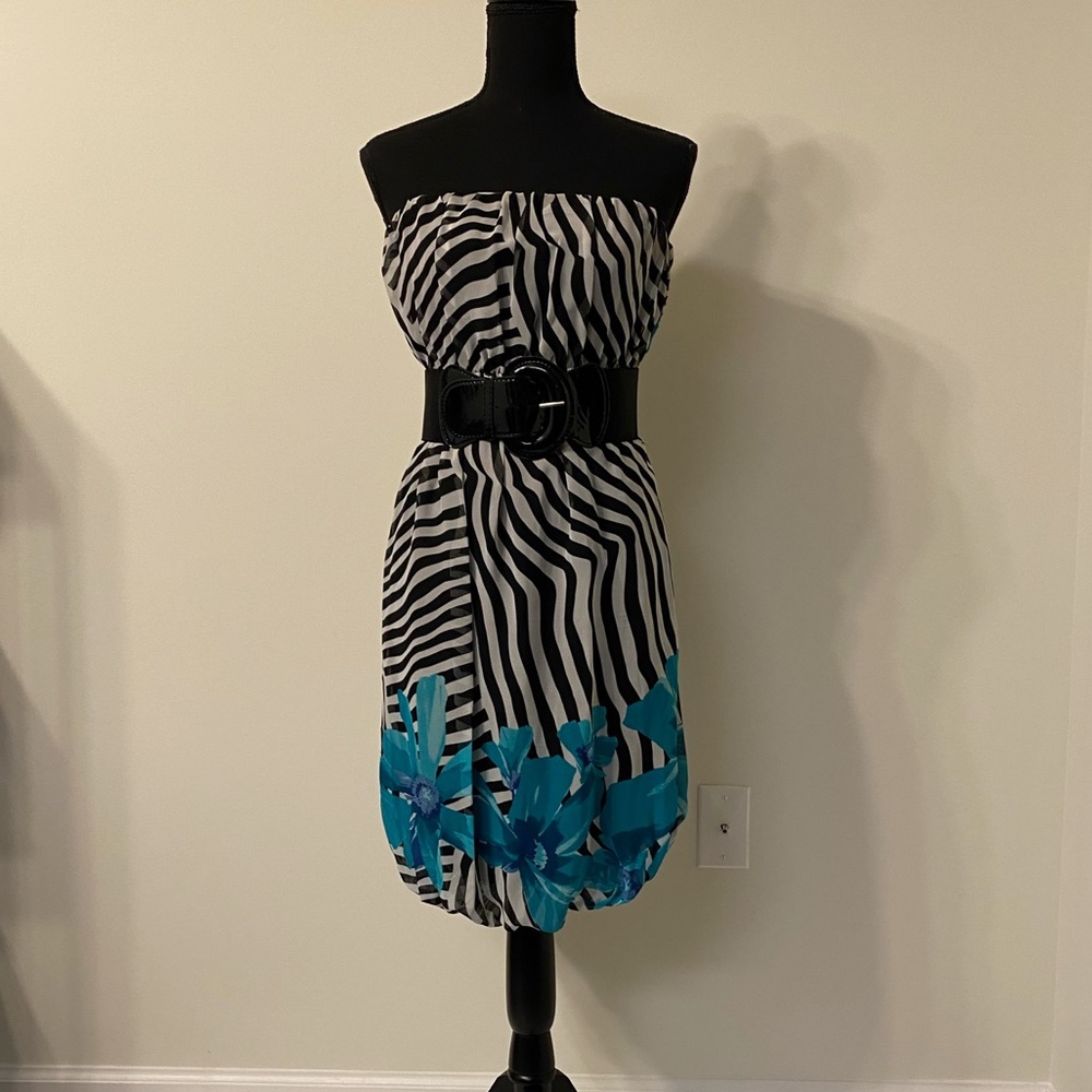 A Zenobia black/white with blue and green accent dress.